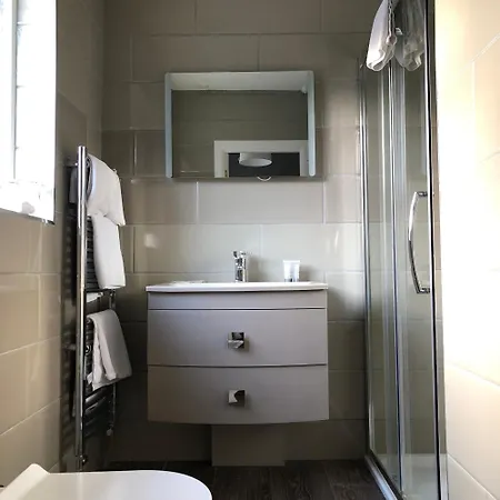 Frühstückspension The Baytree Restaurant & Guesthouse 4*