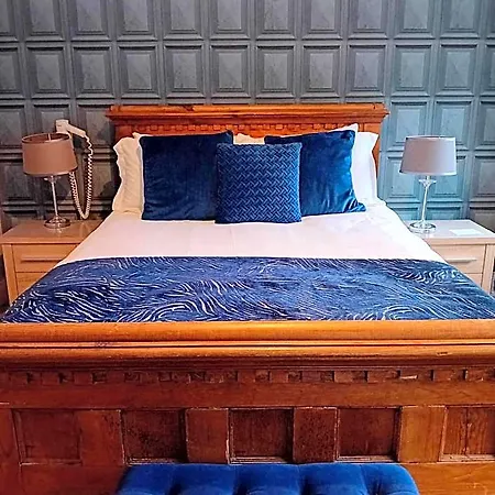 Bed and breakfast The Baytree Restaurant & 4*