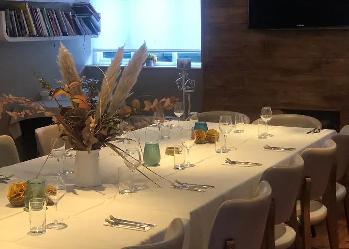 Couette-café The Baytree Restaurant & 4*